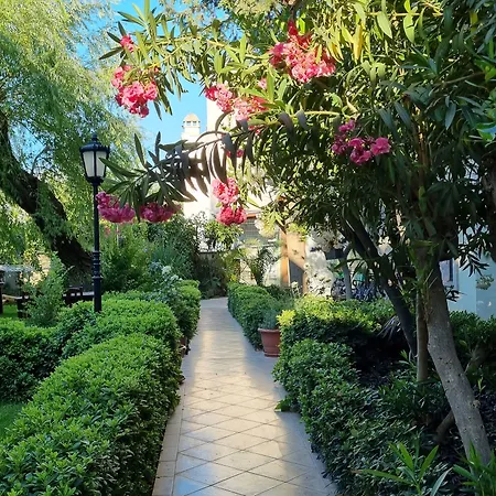 Отель Bella Garden 4*