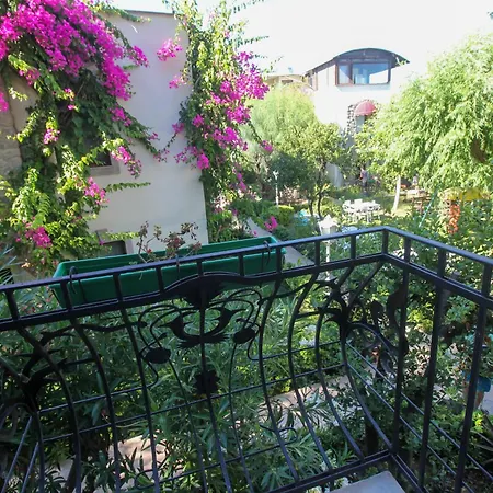 Ξενοδοχείο Bella Garden 4*